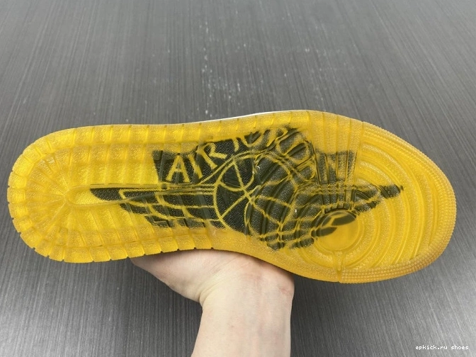 Rep 1 Tiger of OG Year Jordan Low the Air DH6932-100 0714